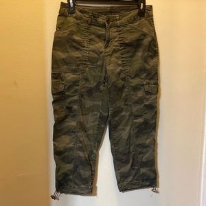 Time and Tru capri size 4 good condition